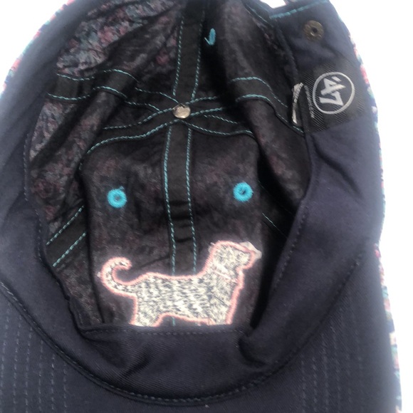 Woman’s summer floral LA dodgers dog cap - Picture 12 of 14